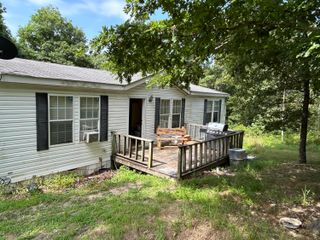 984 Pine Tree Dr, Pineville, MO 64856