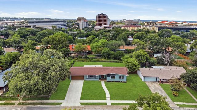 415 REDCLIFF DR, San Antonio, TX 78216