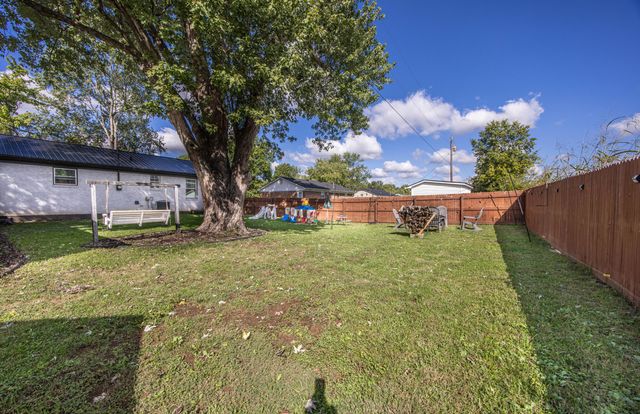 312 Yorktown Drive, Paris, KY 40361