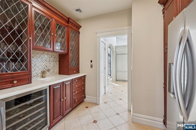 14 Henion Garden, Mahwah, NJ 07430