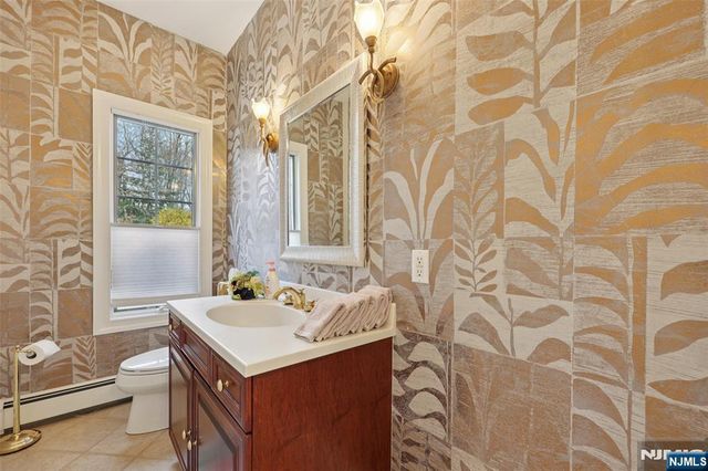 14 Henion Garden, Mahwah, NJ 07430