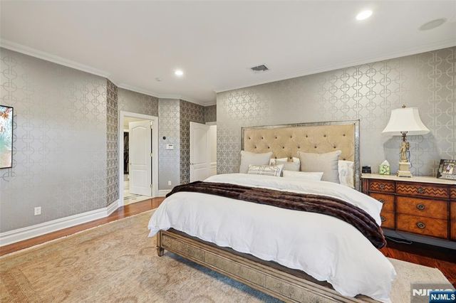 14 Henion Garden, Mahwah, NJ 07430