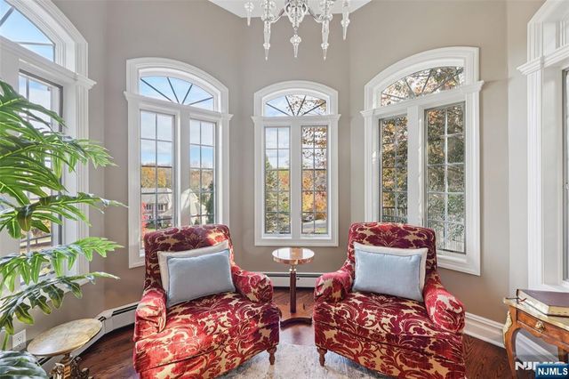 14 Henion Garden, Mahwah, NJ 07430