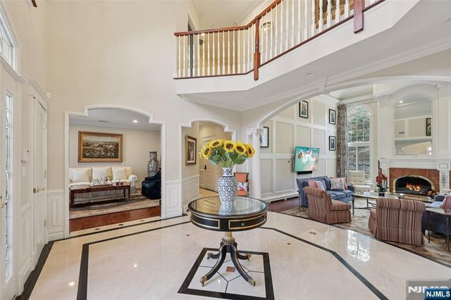 14 Henion Garden, Mahwah, NJ 07430