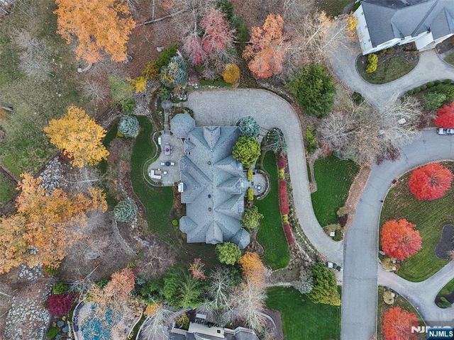 14 Henion Garden, Mahwah, NJ 07430