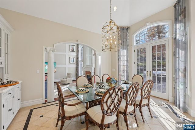 14 Henion Garden, Mahwah, NJ 07430