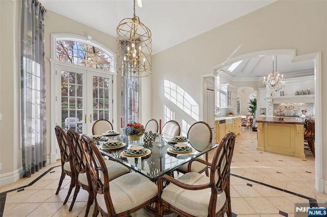 14 Henion Garden, Mahwah, NJ 07430