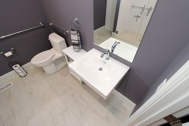 100 Dillingham Ave 101A, Falmouth, MA 02540