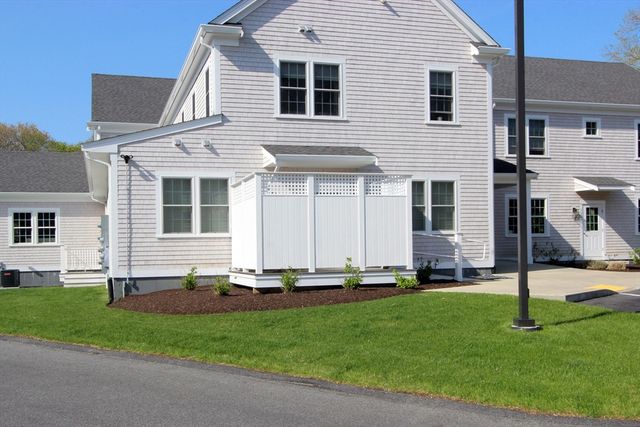 100 Dillingham Ave 101A, Falmouth, MA 02540