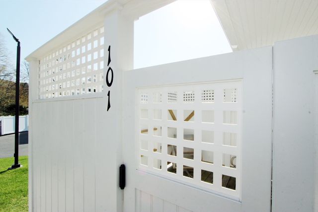 100 Dillingham Ave 101A, Falmouth, MA 02540