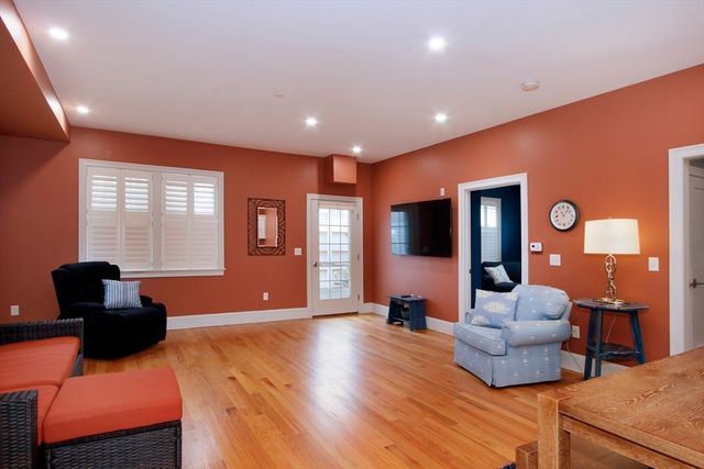 100 Dillingham Ave 101A, Falmouth, MA 02540