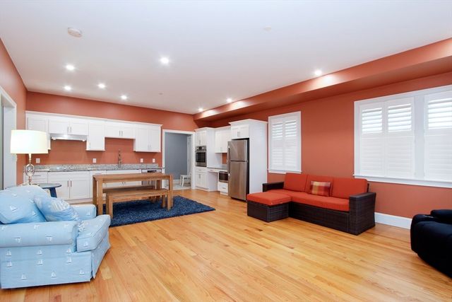 100 Dillingham Ave 101A, Falmouth, MA 02540