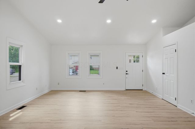 2034 Dunbar Drive, Columbus, OH 43224