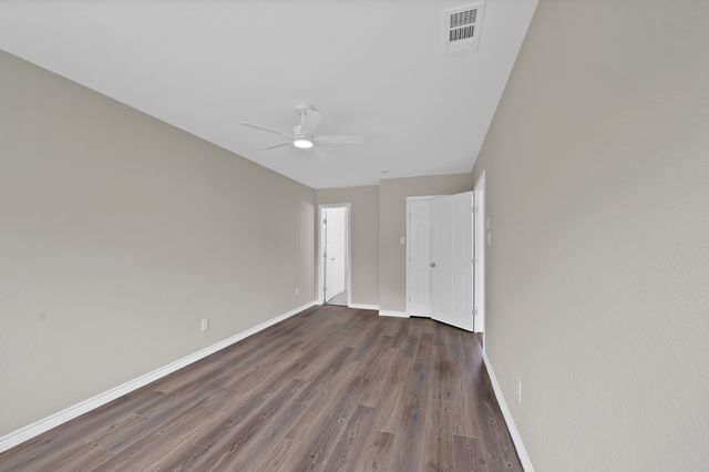 905 Skylark Drive, Arlington, TX 76010