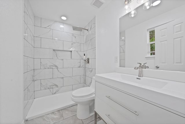 905 Skylark Drive, Arlington, TX 76010