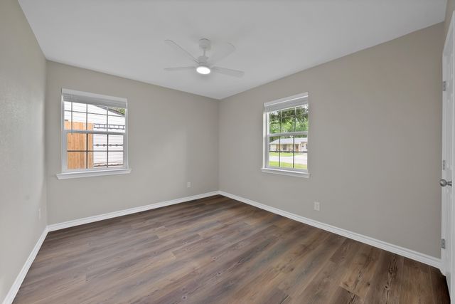 905 Skylark Drive, Arlington, TX 76010