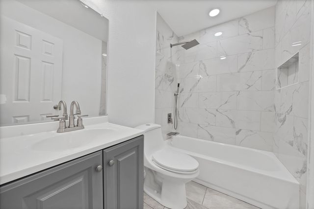 905 Skylark Drive, Arlington, TX 76010
