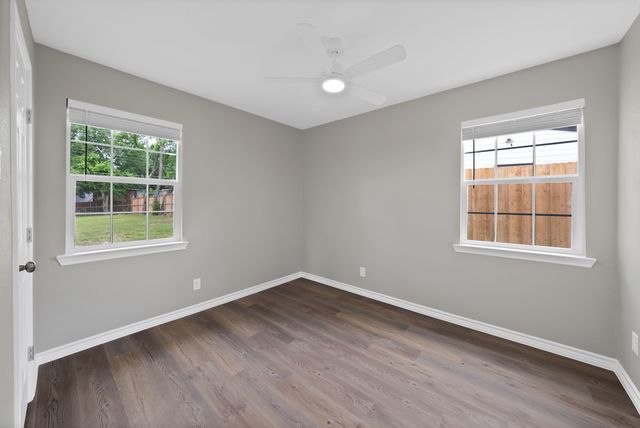 905 Skylark Drive, Arlington, TX 76010