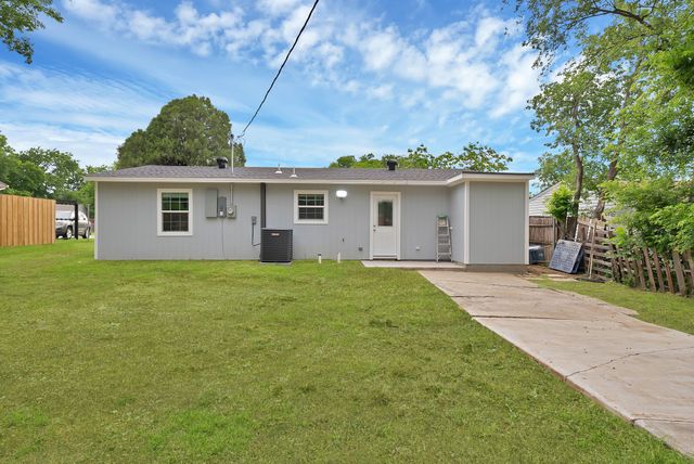 905 Skylark Drive, Arlington, TX 76010