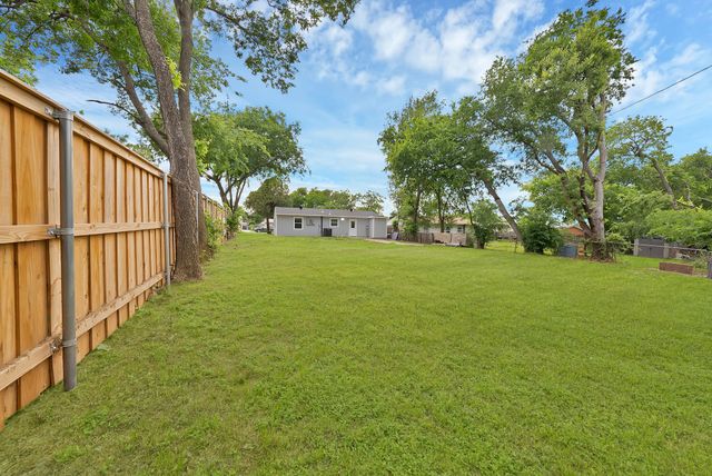905 Skylark Drive, Arlington, TX 76010