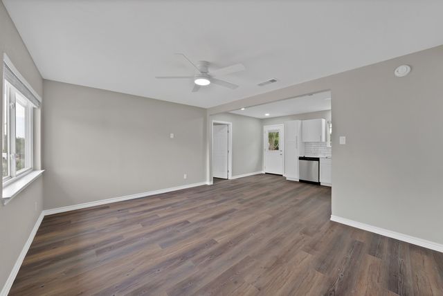 905 Skylark Drive, Arlington, TX 76010