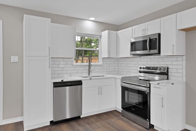 905 Skylark Drive, Arlington, TX 76010