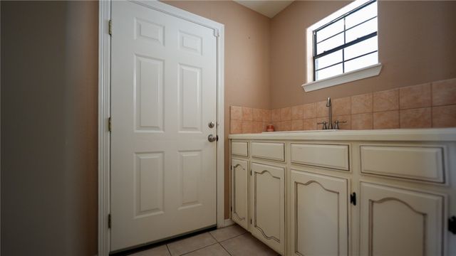 240 County Road 2112, Alice, TX 78332