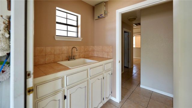 240 County Road 2112, Alice, TX 78332