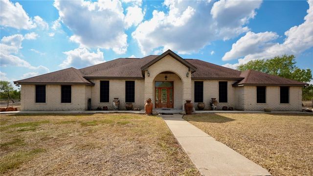 240 County Road 2112, Alice, TX 78332