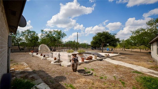 240 County Road 2112, Alice, TX 78332