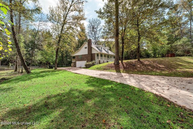 10 Poplar Drive, Hattiesburg, MS 39402