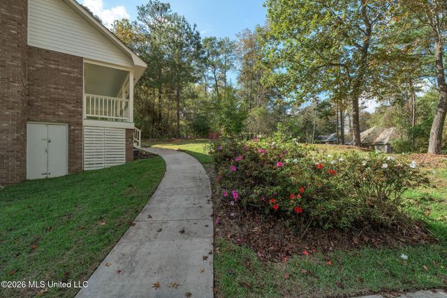 10 Poplar Drive, Hattiesburg, MS 39402