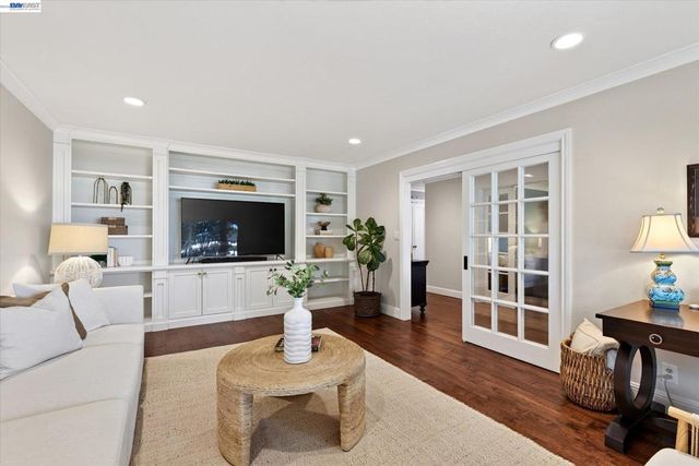 3425 Canfield Dr, Danville, CA 94526