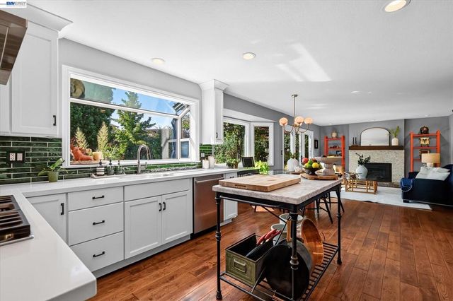 3425 Canfield Dr, Danville, CA 94526