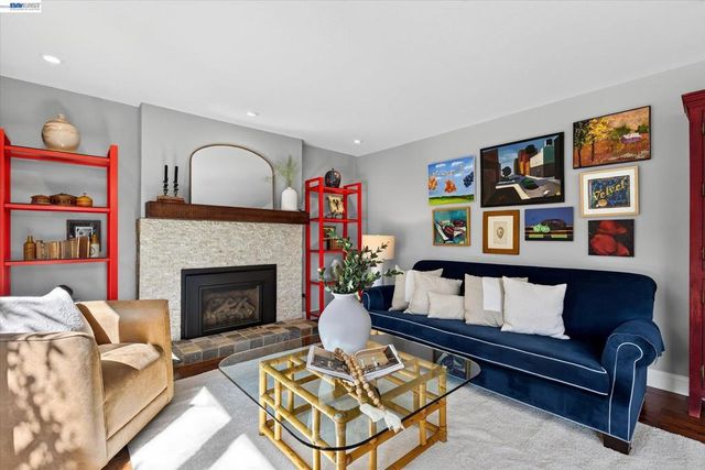3425 Canfield Dr, Danville, CA 94526