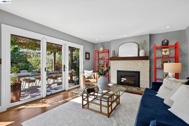 3425 Canfield Dr, Danville, CA 94526