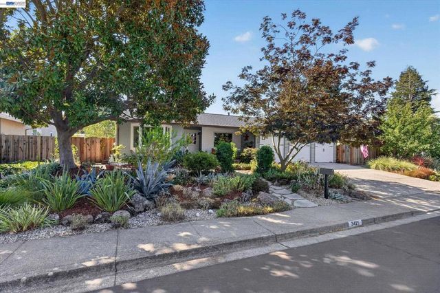 3425 Canfield Dr, Danville, CA 94526