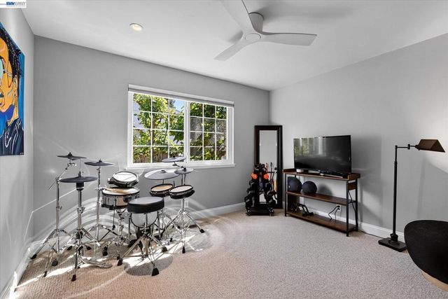 3425 Canfield Dr, Danville, CA 94526
