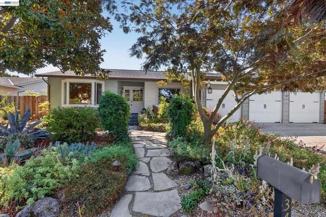 3425 Canfield Dr, Danville, CA 94526