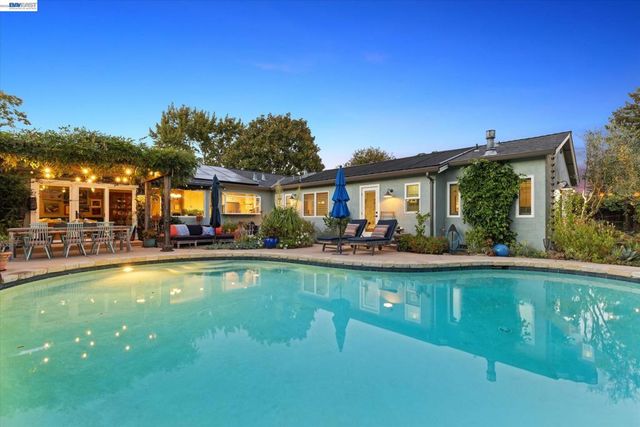 3425 Canfield Dr, Danville, CA 94526