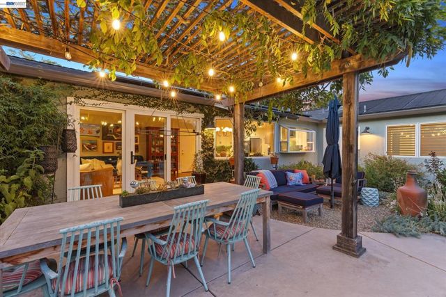 3425 Canfield Dr, Danville, CA 94526