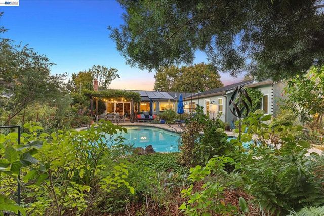 3425 Canfield Dr, Danville, CA 94526