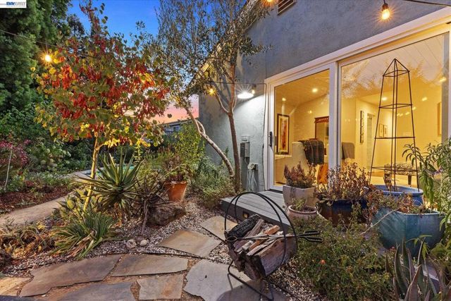 3425 Canfield Dr, Danville, CA 94526