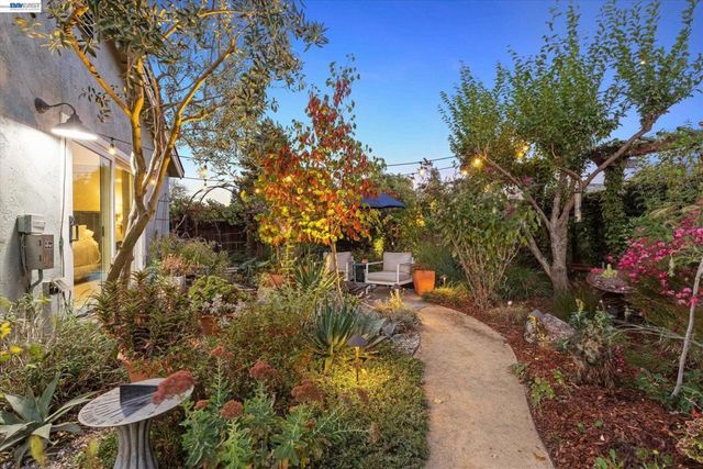 3425 Canfield Dr, Danville, CA 94526