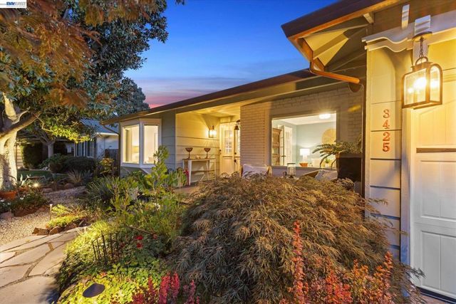 3425 Canfield Dr, Danville, CA 94526