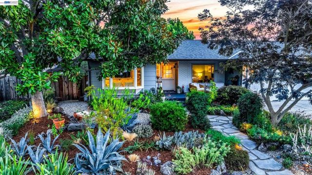3425 Canfield Dr, Danville, CA 94526