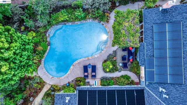 3425 Canfield Dr, Danville, CA 94526