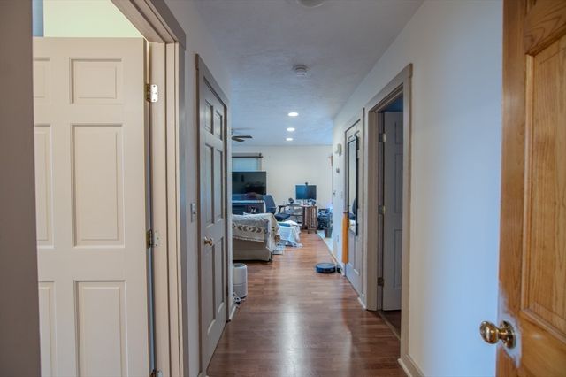 919 Chase Rd, Lunenburg, MA 01462