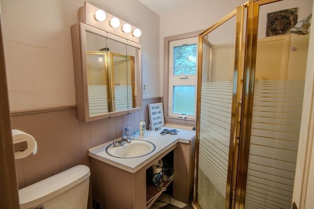 919 Chase Rd, Lunenburg, MA 01462