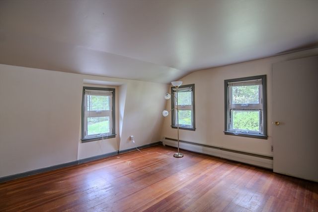 919 Chase Rd, Lunenburg, MA 01462